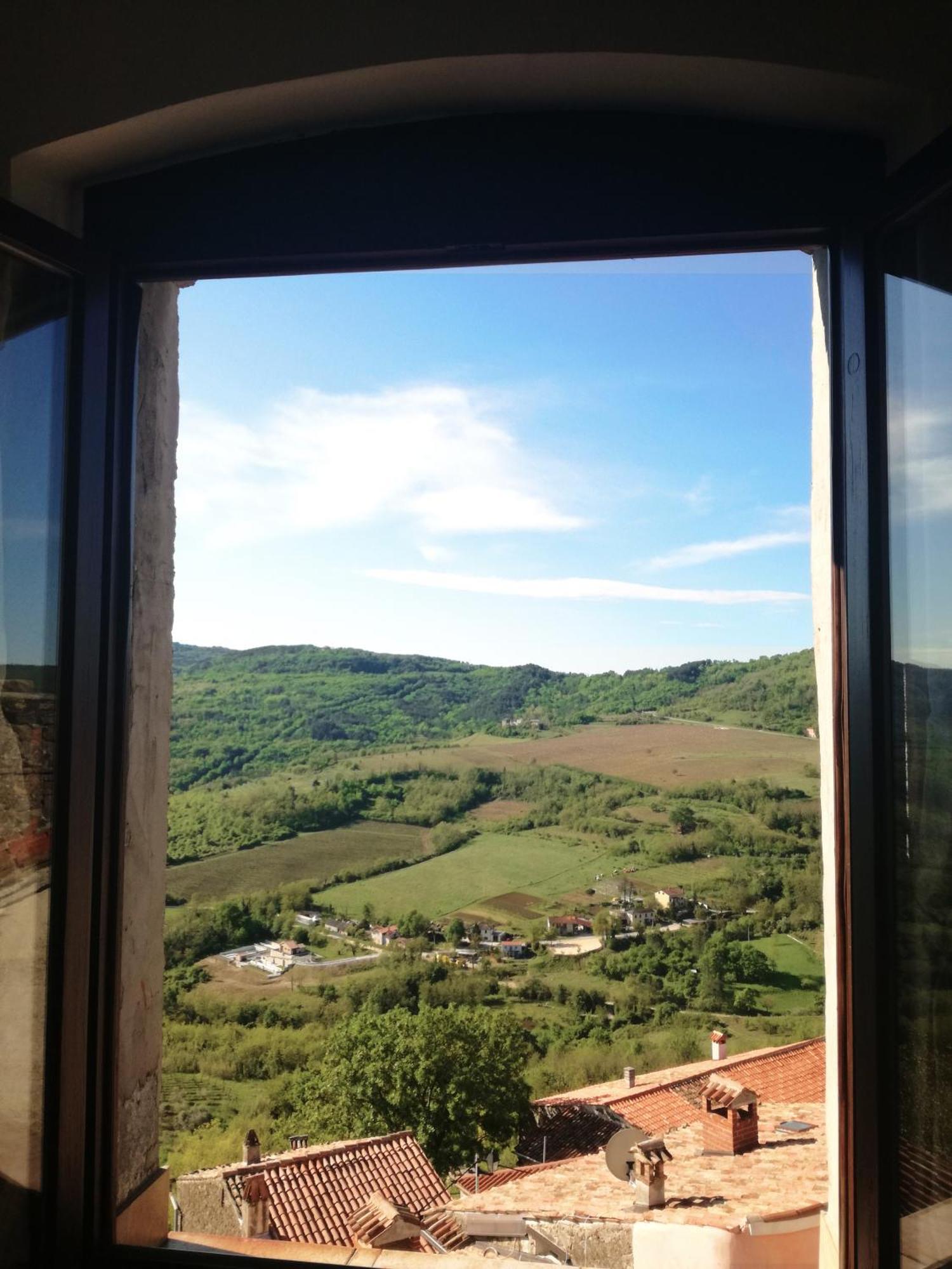 Loggia Motovun Apartment ภายนอก รูปภาพ