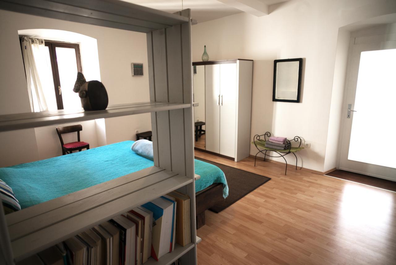 Loggia Motovun Apartment ภายนอก รูปภาพ